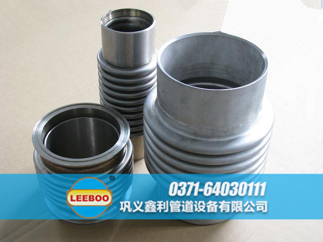 湖南省邵陽市新寧縣溝槽式<a href=http://www.zdtrends.cn target=_blank class=infotextkey>補償器</a> /></p>鑫利管道是專業(yè)開發(fā)、研制和生產波紋<a href=http://www.zdtrends.cn target=_blank class=infotextkey>補償器</a>廠家，該產品具有尺寸準備、結構緊湊、安裝可靠、耐腐蝕、便于安裝、壽命長等優(yōu)點，廣泛應用于航天、發(fā)電、石化和城市供熱等行業(yè)的各類管道和設備，并在全國多個工程上得到應用。以其優(yōu)良的品質，深受國內外用戶的贊譽和好評。<br />     鑫利管道生產的湖南省邵陽市新寧縣波紋<a href=http://www.zdtrends.cn target=_blank class=infotextkey>補償器</a>由構成其工作主體的波紋管（一種彈性元件）和端管、支架、法蘭、導管等附件組成。主要用在各種管道中，它能夠補償管道的熱位移，機械變形和吸收各種機械振動，起到降低管道變形應力和提高管道使用壽命的作用。波紋<a href=http://www.zdtrends.cn target=_blank class=infotextkey>補償器</a>連接方式分為法蘭連接和焊接兩種。波紋<a href=http://www.zdtrends.cn target=_blank class=infotextkey>補償器</a>屬于一種補償元件，利用其工作主體波紋管的有效伸縮變形，以吸收管線、導管、容器等由熱脹冷縮等原因而產生的尺寸變化，或補償管線、導管、容器等的軸向、橫向和角向位移。也可用于降噪減振。在現(xiàn)代工業(yè)中用途廣泛。<br />     波紋<a href=http://www.zdtrends.cn target=_blank class=infotextkey>補償器</a>的可靠性是由設計、制造、安裝及運行管理等多個環(huán)節(jié)構成的?？煽啃砸矐搹倪@幾個方面進行考慮。材料選擇對用于供熱管網的波紋<a href=http://www.zdtrends.cn target=_blank class=infotextkey>補償器</a>選材，除應考慮工作介質、工作溫度和外部環(huán)境外，還應考慮應力腐蝕的可能性、水處理劑和管道清洗劑對材料的影響等，并在此基礎上結合波紋<a href=http://www.zdtrends.cn target=_blank class=infotextkey>補償器</a>材料的焊接、成型以及材料的性能價格比，優(yōu)選出經濟實用的波紋管制作材料。<br />     一般情況下，選用湖南省邵陽市新寧縣波紋<a href=http://www.zdtrends.cn target=_blank class=infotextkey>補償器</a>的材料應滿足下列條件：<br />（1）高彈性極限、抗拉強度和疲勞強度，保證其正常工作。<br />（2）良好的塑性，便于波紋<a href=http://www.zdtrends.cn target=_blank class=infotextkey>補償器</a>加工成形，且能通過隨后的處理工藝（冷作硬化、熱處理等）獲得足夠的硬度和強度。<br />（3）較好的耐腐蝕性能，滿足在不同環(huán)境下工作要求。<br />（4）良好的焊接性能，滿足在制作過程中的焊接工藝要求。<br />    對于地溝敷設的熱力管網，當波紋<a href=http://www.zdtrends.cn target=_blank class=infotextkey>補償器</a>所處管道地勢較低時，雨水或事故性污水會浸泡波紋管，應考慮選用耐蝕性更強的材料，如鐵鎳合金、高鎳合金等。由于此類材料價格較高，在制造波波紋<a href=http://www.zdtrends.cn target=_blank class=infotextkey>補償器</a>時，可以考慮僅在與腐蝕性介質接觸的表面增加一層耐蝕合金。疲勞壽命設計由波紋<a href=http://www.zdtrends.cn target=_blank class=infotextkey>補償器</a>的失效類型及原因分析可以看出，該產品的平面穩(wěn)定性、周向穩(wěn)定性及耐腐蝕性能均與其位移量即疲勞壽命相關。過低的疲勞壽命將會導致其穩(wěn)定性及耐蝕性能下降。<br />    鑫利管道波紋<a href=http://www.zdtrends.cn target=_blank class=infotextkey>補償器</a>設計合理、性能優(yōu)良，在業(yè)界擁有良好的口碑。另外公司長期從事波紋<a href=http://www.zdtrends.cn target=_blank class=infotextkey>補償器</a>批發(fā)與零售，歡迎新老用戶前來選購！國內波紋<a href=http://www.zdtrends.cn target=_blank class=infotextkey>補償器</a>哪家好，鑫利管道是選！<p style=